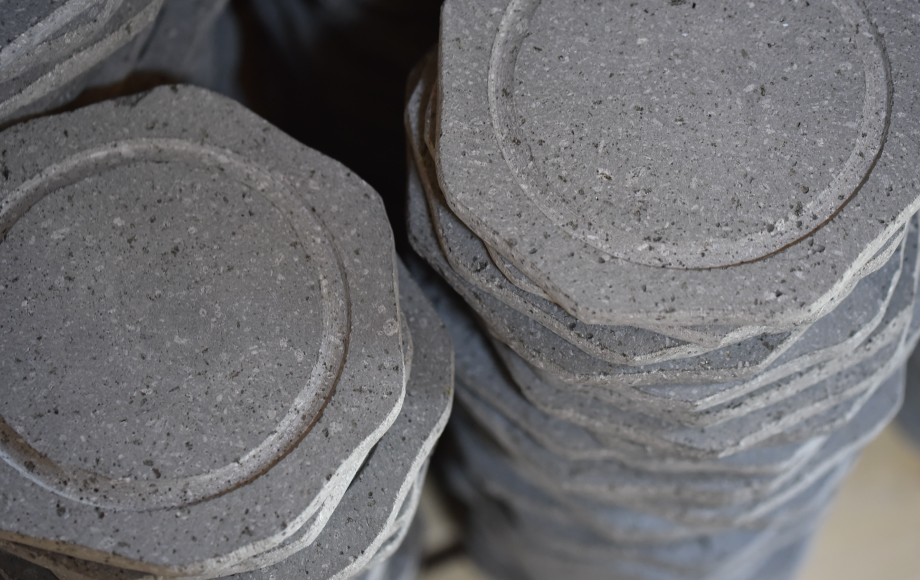 積み上げられた溶岩プレート