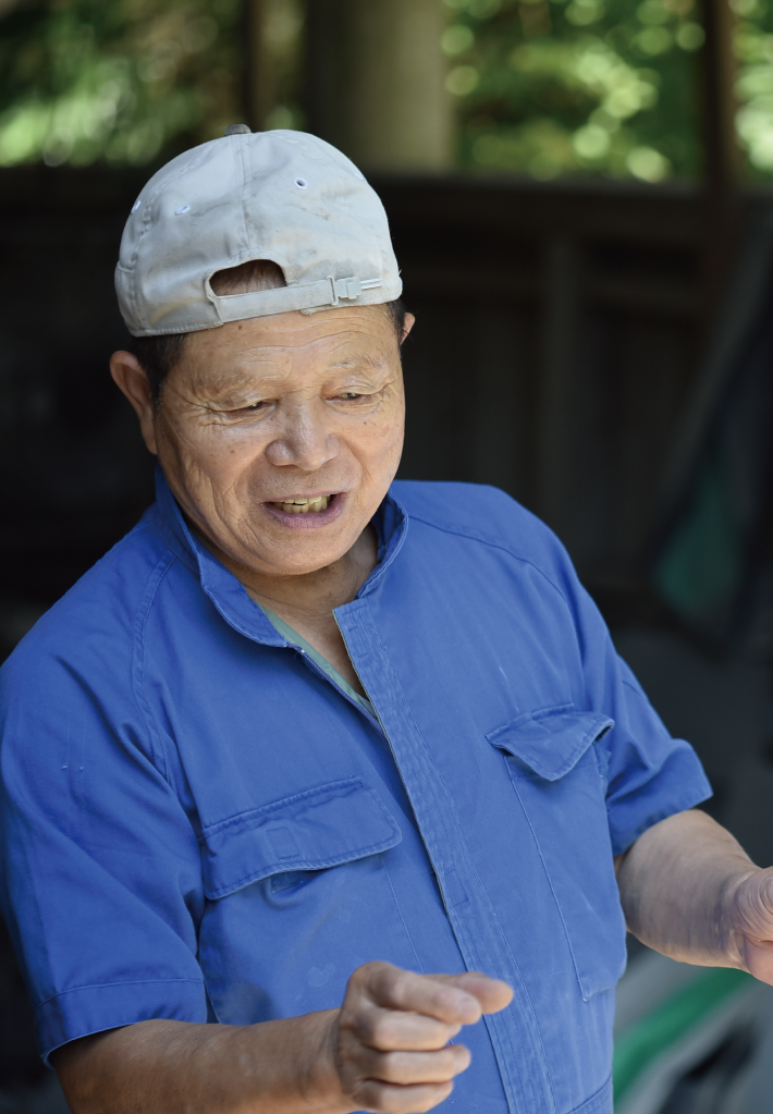 溶接技術について語る男性